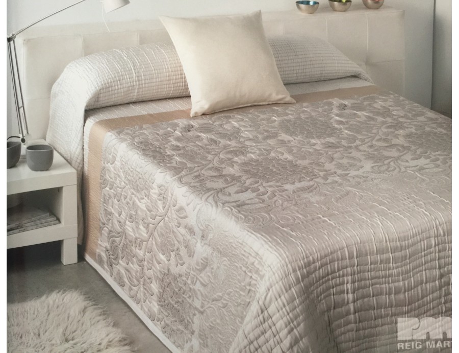 Couvre lit SHIRLI beige pour lit de 140 cm