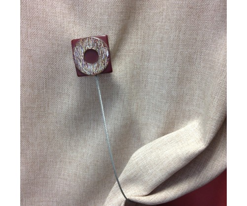 Embrasse aimantée PURE bordeaux