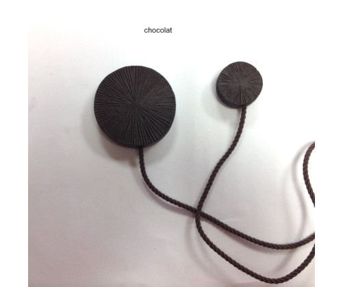 Embrasse aimantée velay chocolat